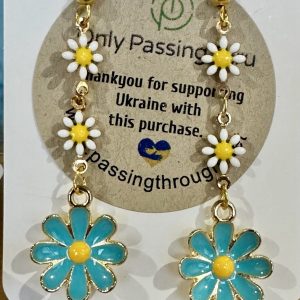blue and white daisy earrings