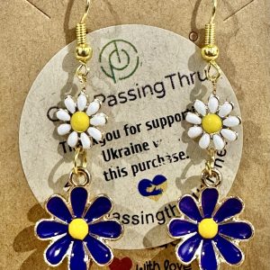 purple and white daisy earrings